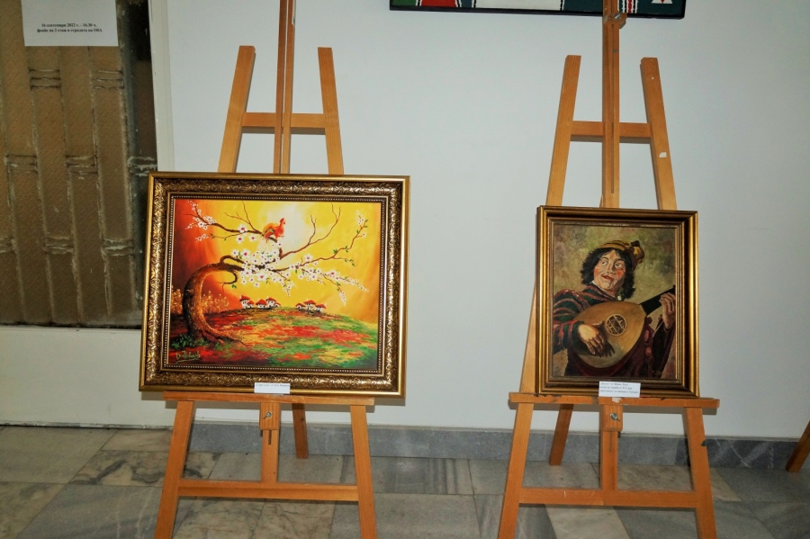 Делян Дамяновски подреди изложба от своята лична колекция 